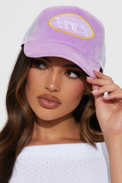 Gorra Trucker de Terciopelo Morado Claro